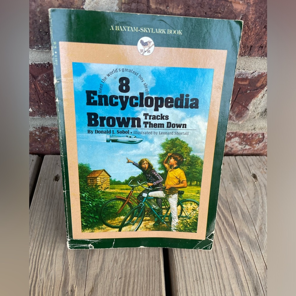 Vintage Encyclopedia Brown Tracks Them Down Kid’s Paperback Book #8